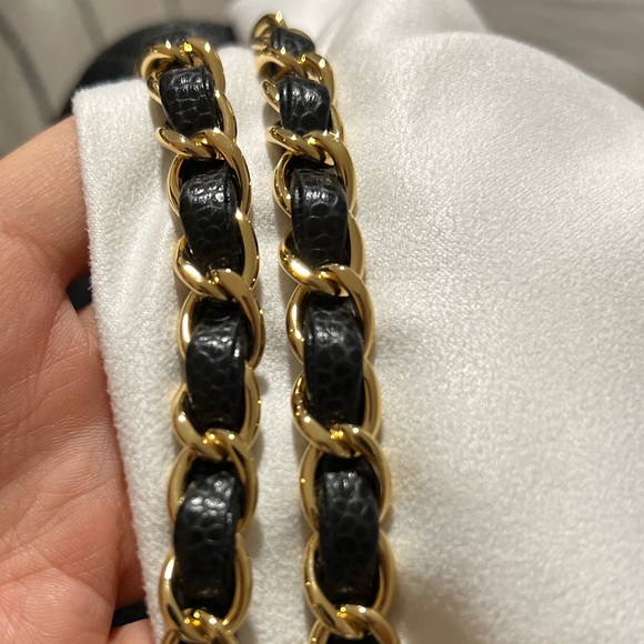 Chanel Classic Double Flap Bag Quilted Caviar Medium size - Excellent like new. - Picture 8 of 11